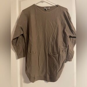 Tempo Paris Comfy Back Button Pullover 3/4 Sleeve Sweater Size M/L in‎ Camel